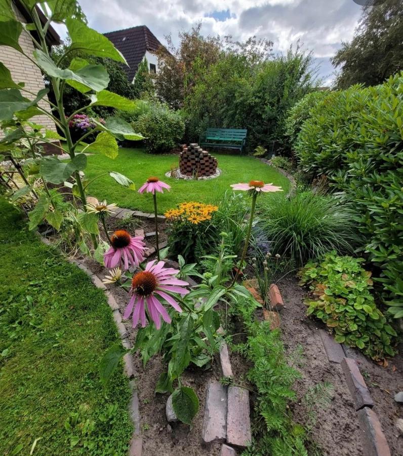 *To Hus* Wohnung Am Rande Von Jever Exterior photo